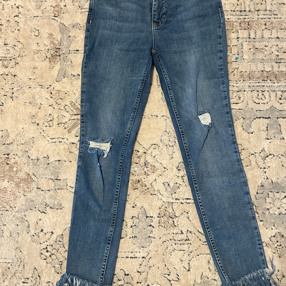 Free People Distressed Skinny Jeans in denim size Waist 26